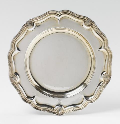 Johann George Hossauer - A Berlin silver partially gilt platter made for the Grand Dukes of Mecklenburg-Schwerin. Marks of Johann George Hossauer, ca. 1837.
