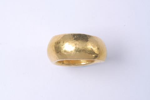 Orhan Gurhan - A hand forged 24k gold ring.