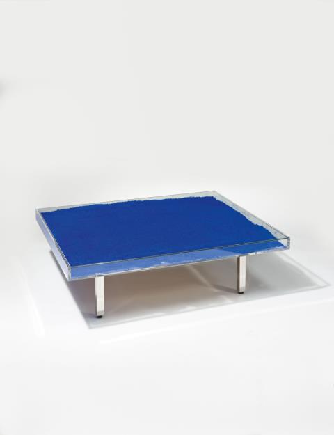 Yves Klein - Table Bleue