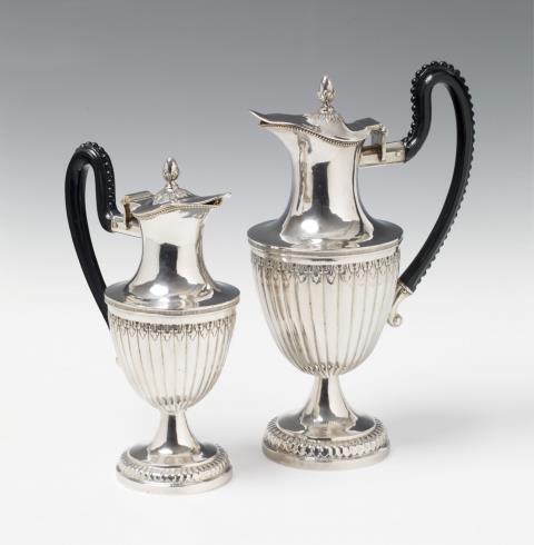 Johann Jakob Hermann Grabe - A pair of Neoclassical Augsburg interior gilt silver wine pitchers