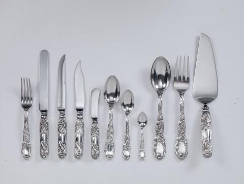 Tiffany & Co. - A Tiffany silver "Chrysanthemum" design cutlery set