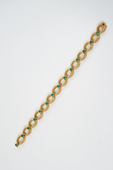 Maison Boucheron - An 18k gold and emerald bracelet by Boucheron