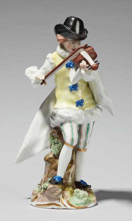 Porcelain Manufacture Frankenthal - A Frankenthal porcelain figure of a violin player