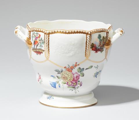 Porcelain Manufacture Frankenthal - A Frankenthal porcelain tureen from the subsequent order of the first Mannheim court service
