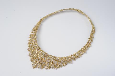 Gilbert Albert - An 18k gold and pearl collier