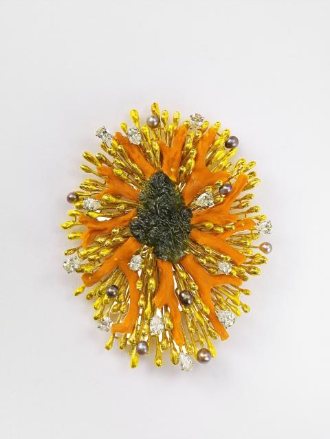 Gilbert Albert - An 18k gold and coral branch clip brooch