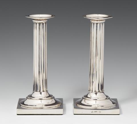 Carl Ludwig Jung - A pair of Mannheim silver candlesticks. Marks of Carl Ludwig Jung, ca. 1800.
