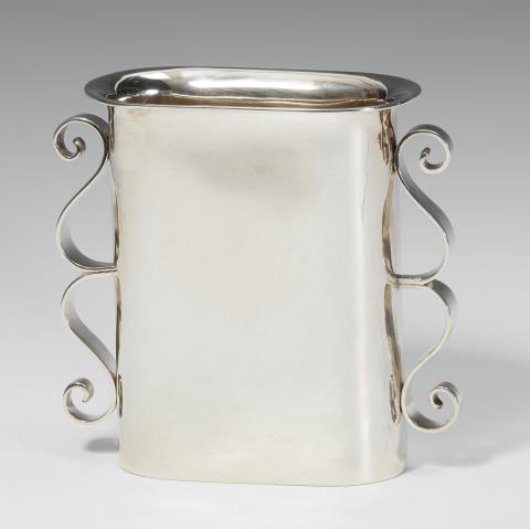 Anton Michelsen - An Art Déco Copenhagen silver vase. Artist's mark of Kaj Gottlob, 1935.
