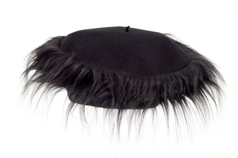  Chanel - A Chanel beret with fake fur, Autumn 1993