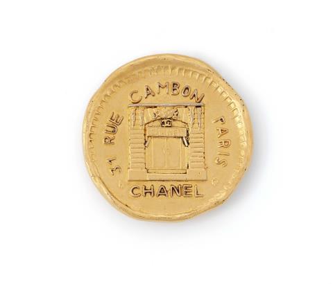  Chanel - Medaillenbrosche "Rue Cambon" von Chanel, wohl Anfang 1980er Jahre