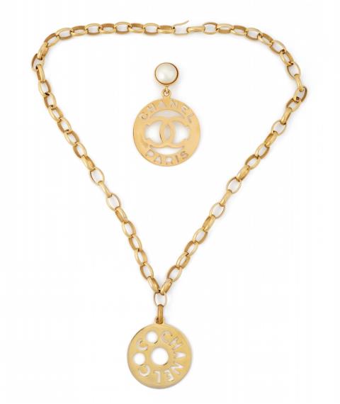  Chanel - A Chanel logo pendant necklace and earring, 1983