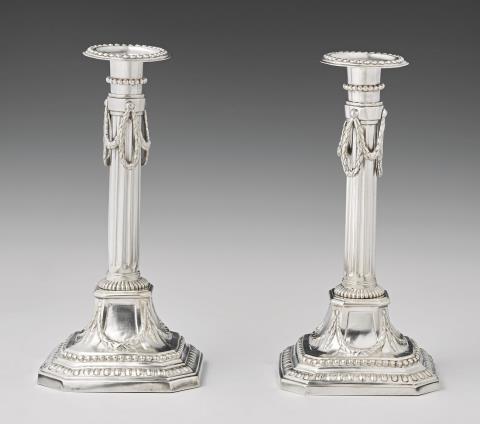 Johann Philipp Heckenauer - A pair of Neoclassical Augsburg silver candlesticks