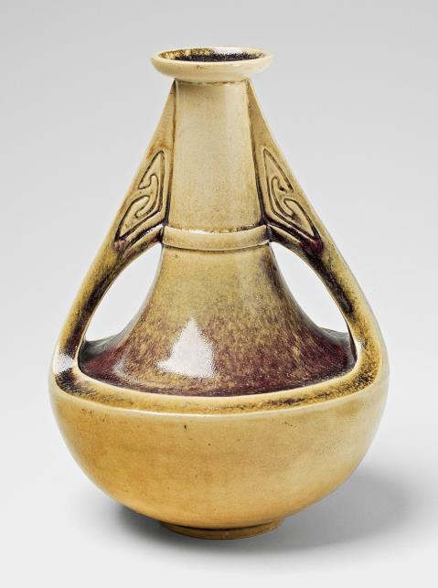  Steinzeugfabrik und Kunsttöpferei Reinhold Hanke - A beige feldspar glazed stoneware Jugendstil vase