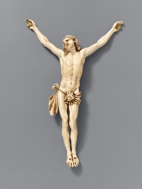 Flemish, 17th century - A 17th century Flemish carved ivory Corpus Christi