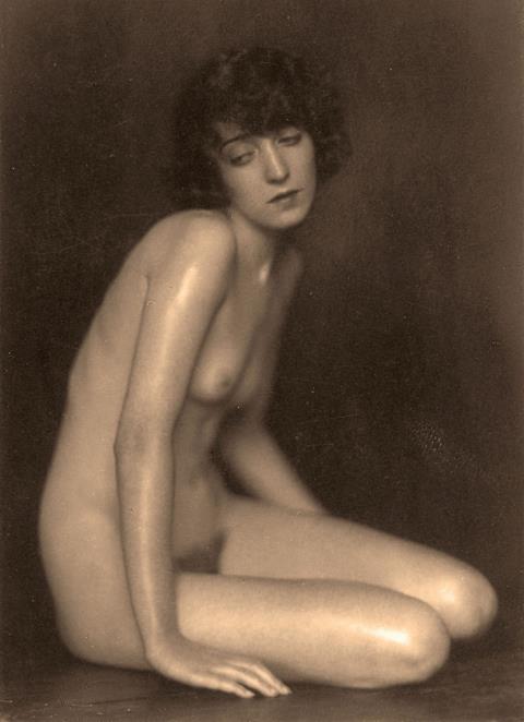 Trude Fleischmann - Nude study of dancer Claire Bauroff, Vienna