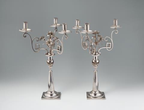 Jakob Samuel Allgöwer - A pair of Augsburg silver candelabra