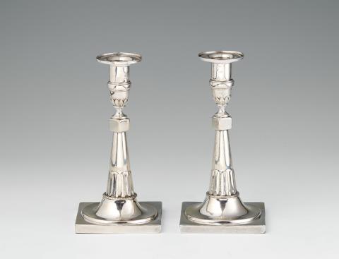 Jakob Samuel Allgöwer - A pair of Augsburg silver candlesticks