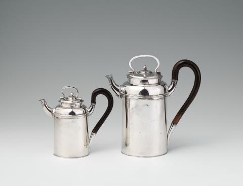 Johann Nicolaus Wollenberg - A pair of Nuremberg silver chocolate pots