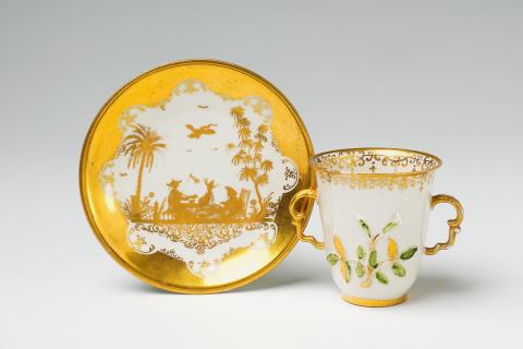 Abraham Seuter - An early Meissen Böttger porcelain two-handled teacup and saucer