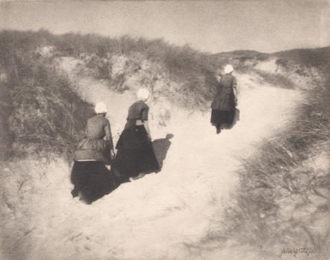 Heinrich Kühn - Frauen in der Düne