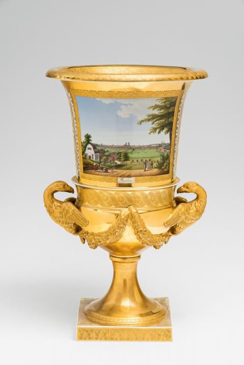 Seltene Adlerhenkel-Vase mit Ansichten von Berlin und Potsdam