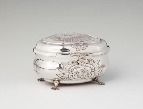 Joachim II Hübener - A Berlin silver Rococo sugar box