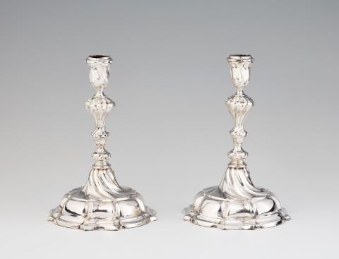 Jacob Schielen - A pair of Rococo Augsburg silver candlesticks