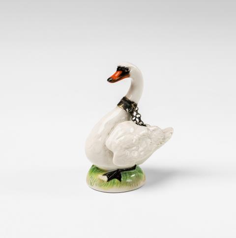 Chelsea porcelain factory - A silver-mounted porcelain flask formed as a swan