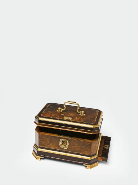 Abraham Roentgen - An Abraham Roentgen box