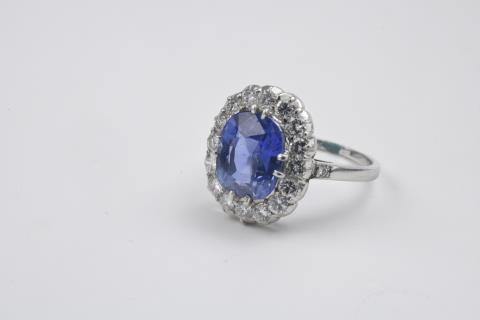 A 14k white gold and Ceylon sapphire ring