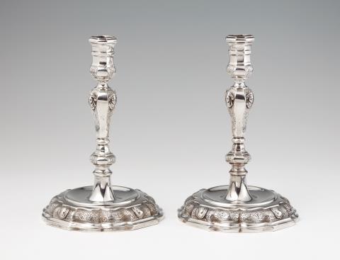 Johann Daniel I Schäffler - A pair of Augsburg régence silver candlesticks