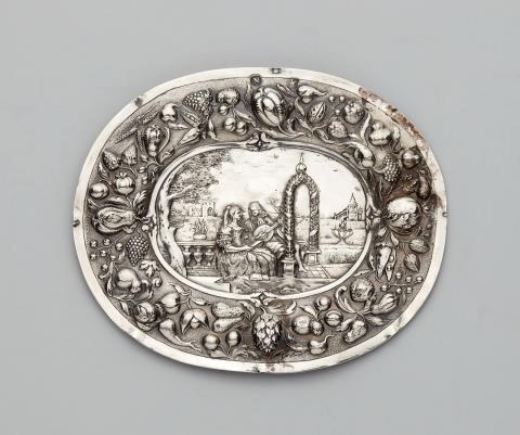 Johann Eissler - A miniature Nuremberg silver sideboard dish