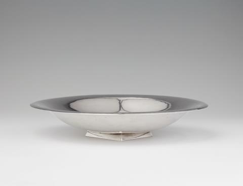 Hermann Julius Wilm - A Berlin Art Deco silver dish