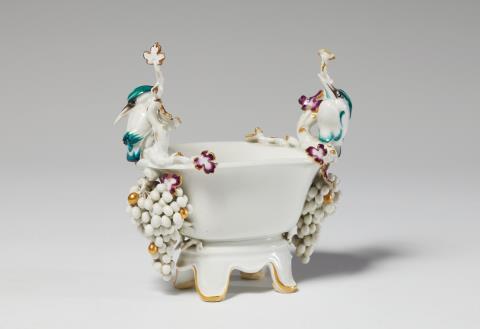 Max Esser - A Meissen porcelain salt with birds from the "Reineke Fuchs" centrepiece