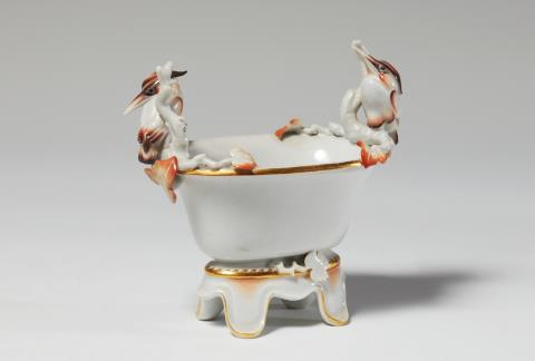 Max Esser - A Meissen porcelain salt with birds from the "Reineke Fuchs" centrepiece