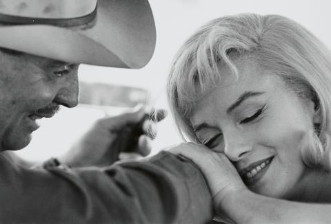 Cornell Capa - Marilyn Monroe and Clark Gable during the filming of 'The Misfits', Nevada