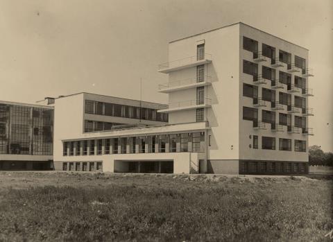 Anonym - Bauhaus Dessau, Architekt Walter Gropius