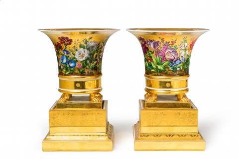  Vienna, Imperial Manufactory directed by Matthias Niedermayer - A pair of Niedermayer porcelain vases with fleurs en terrasse
