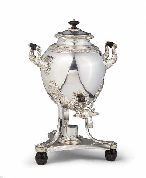 Johann George Hossauer - A Berlin silver-plated copper tea machine