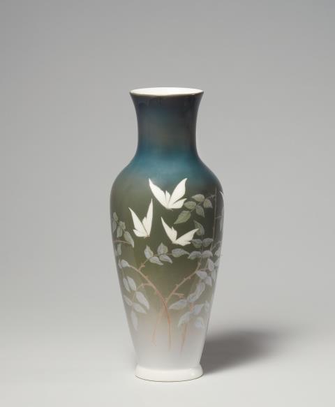  Königliche Porzellanmanufaktur Kopenhagen - Vase mit Faltern