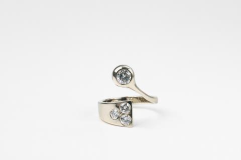 Friedrich Becker - Croisé-Ring mit Diamanten