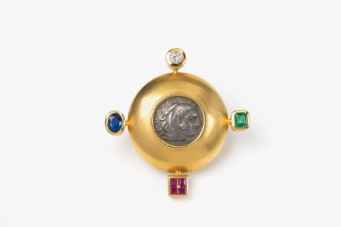 Alexander Alberty - A coloured stone brooch with an ancient Macedonian coin