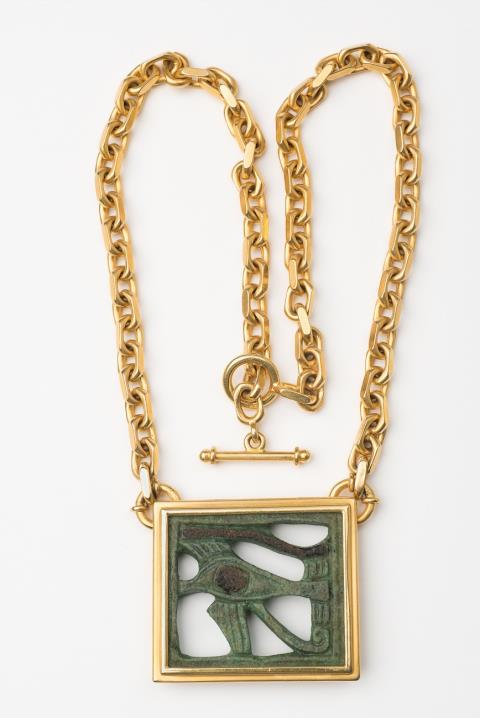 Alexander Alberty - An 18k gold eye of Horus necklace