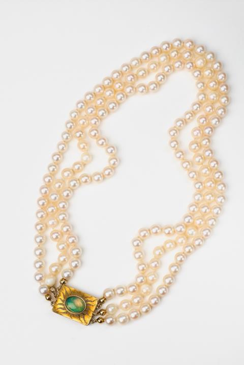 An 18k gold and granulation pearl necklace