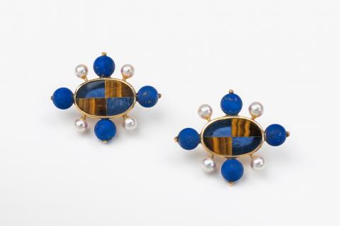 Sabine Strobel - A pair of 18k gold and gemstone clip earrings