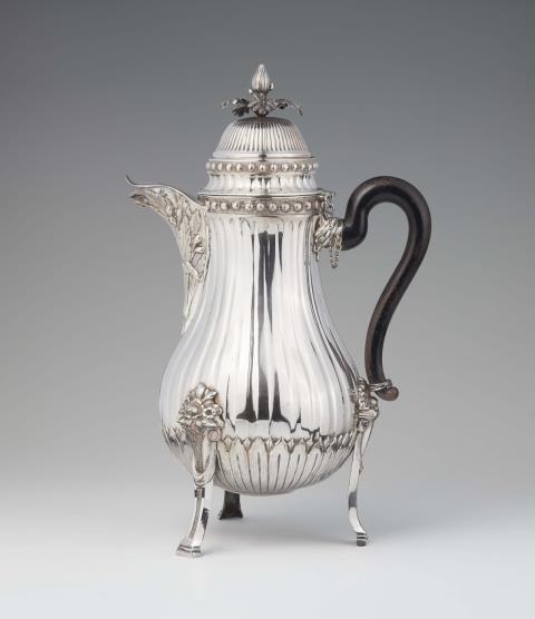  Meister mit der Birne - A large Mons silver coffee pot