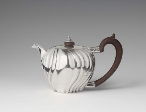 Johann Georg Kloss(e) - An Augsburg silver teapot