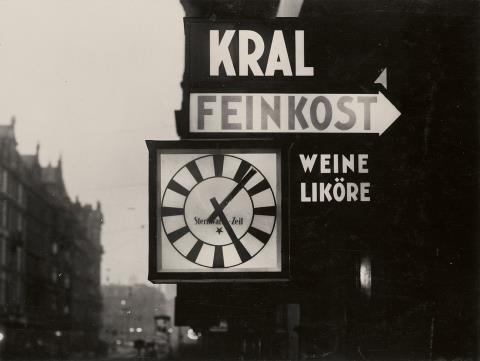 Walter Dexel - Reklame-Uhr in Frankfurt/Main
