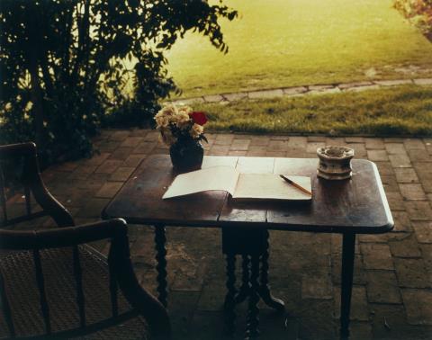 Gisèle Freund - Der Arbeitstisch von Virginia Woolf in Monk's House, Sussex
