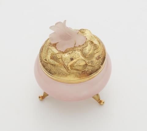 Reiner Hoerkens - A gold mounted rose quartz toilette box